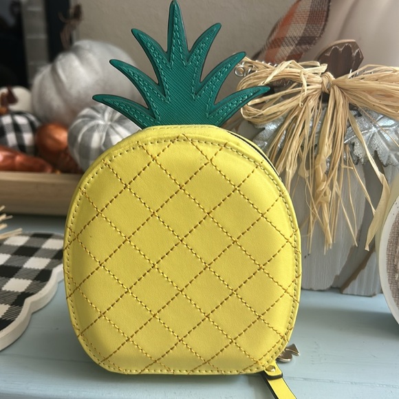 NWT Kate Spade pineapple coin pouch - Picture 5 of 7